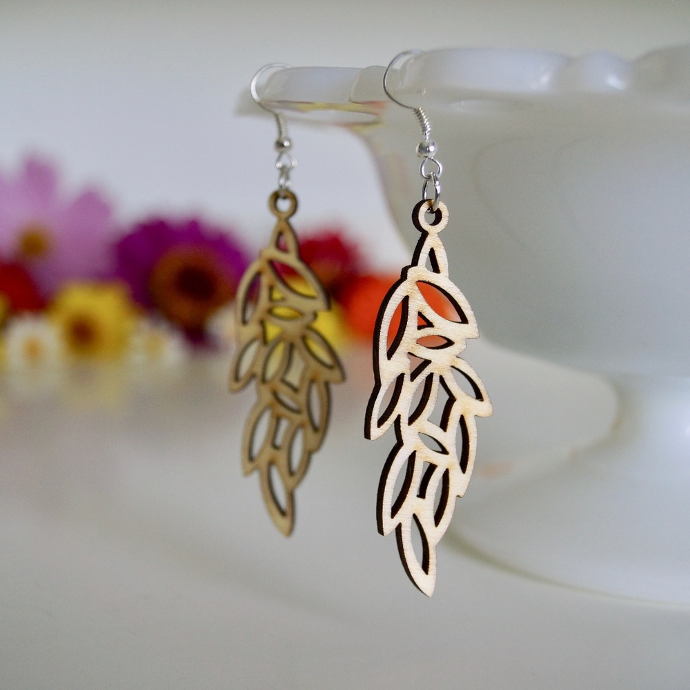 NWT Popular Wooden Laser Cut Lightweight Earrings